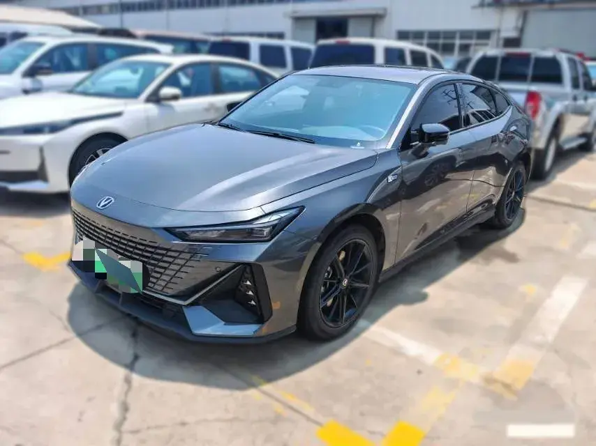 2023 ChangAn UNI-V iDD 1.5T 170HP L4 6TCT PHEV 18.4KWH