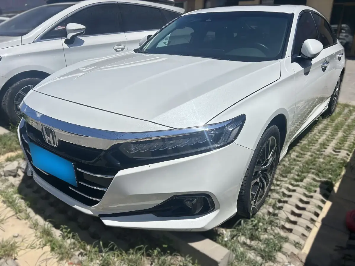 2022 Honda Accord 2.0L 146HP L4 E-CVT Hybrid