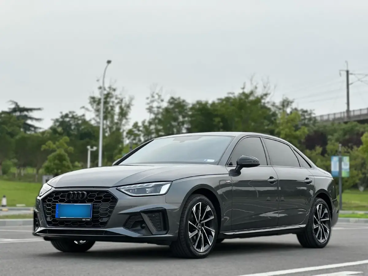 2023 Audi A4L 2.0T 190HP L4 7DCT