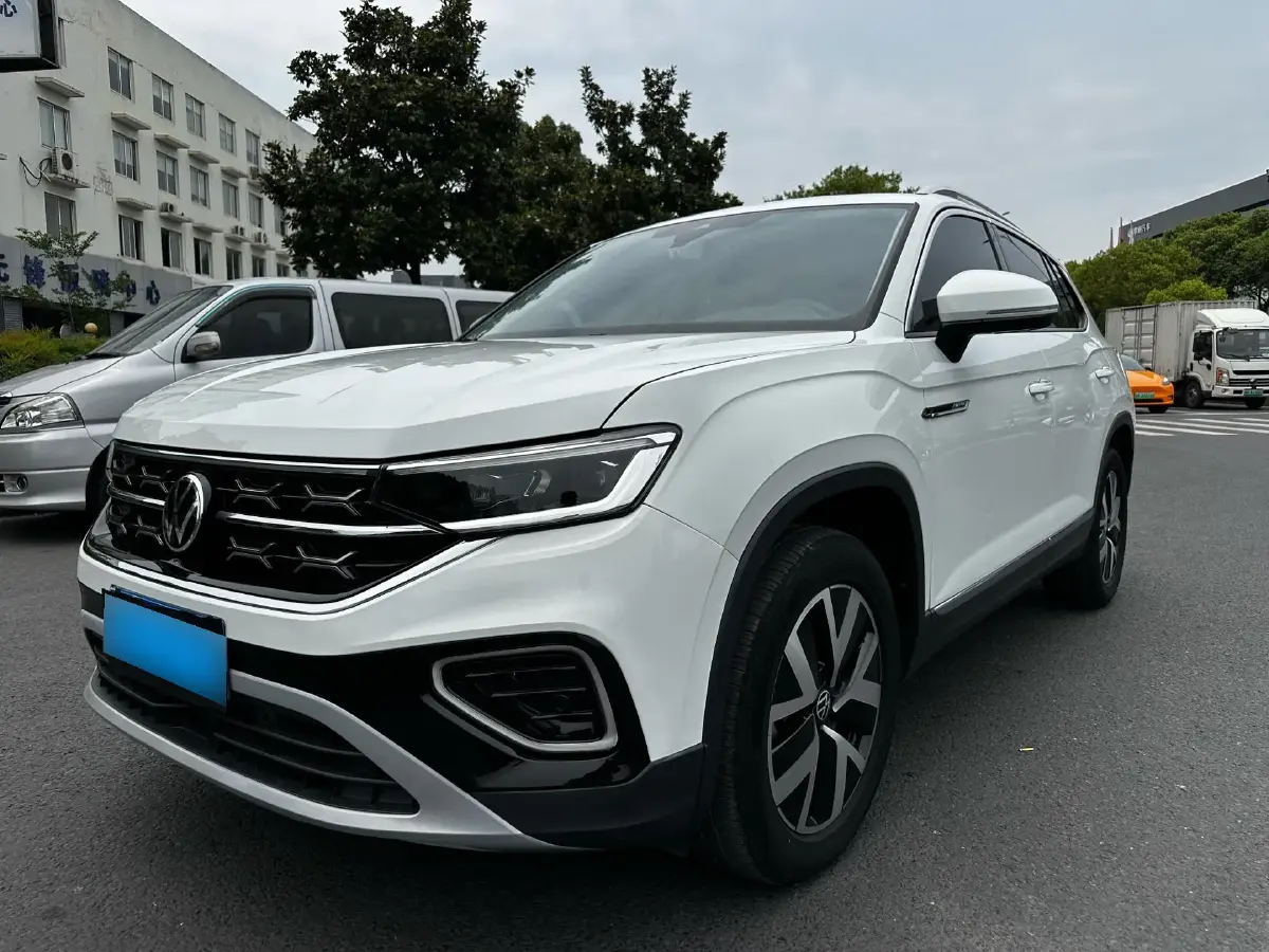 2023 Volkswagen Tayron 2.0T 186HP L4 7DCT