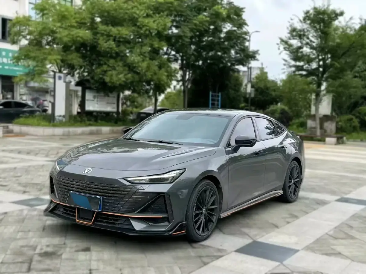 2022 ChangAn UNI-V 1.5T 188HP L4 7DCT