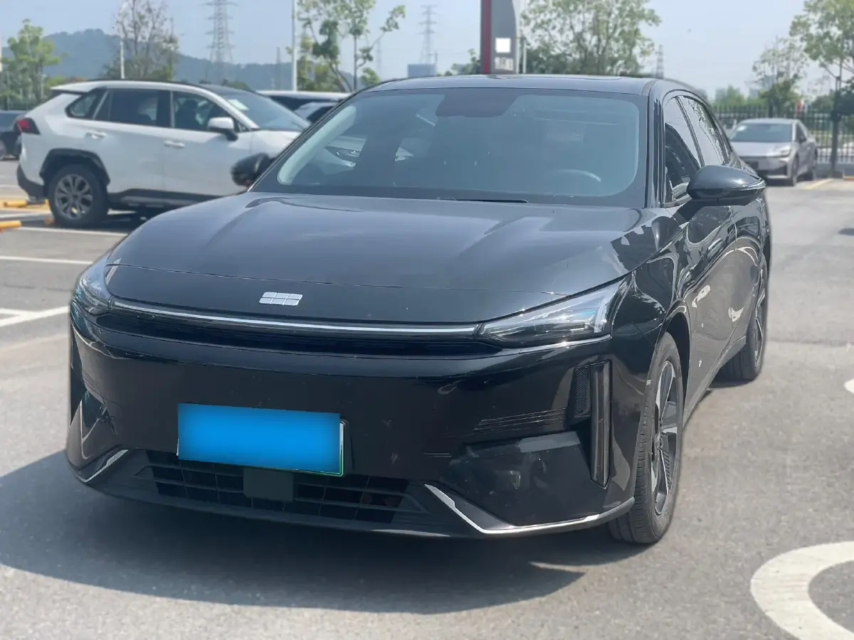 2024 Geely Galaxy L6 1.5T 163HP L4 3DHT PHEV