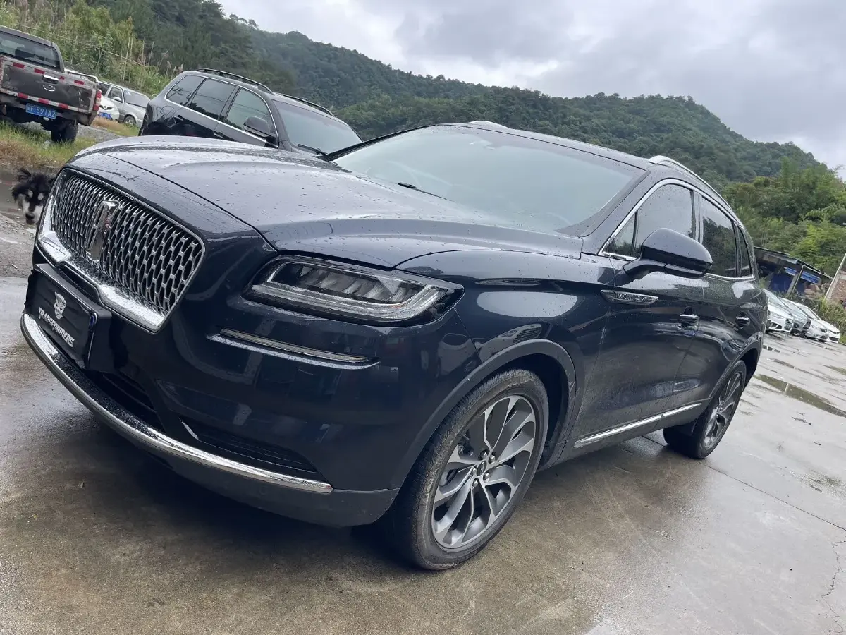 2021 Lincoln Nautilus 2.0T 245HP L4 8AT