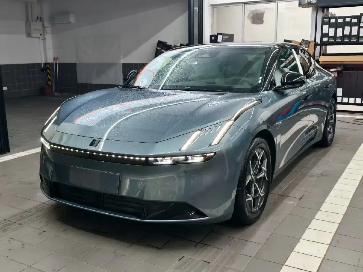 2025 LYNK&CO Z10 BEV 95KWH