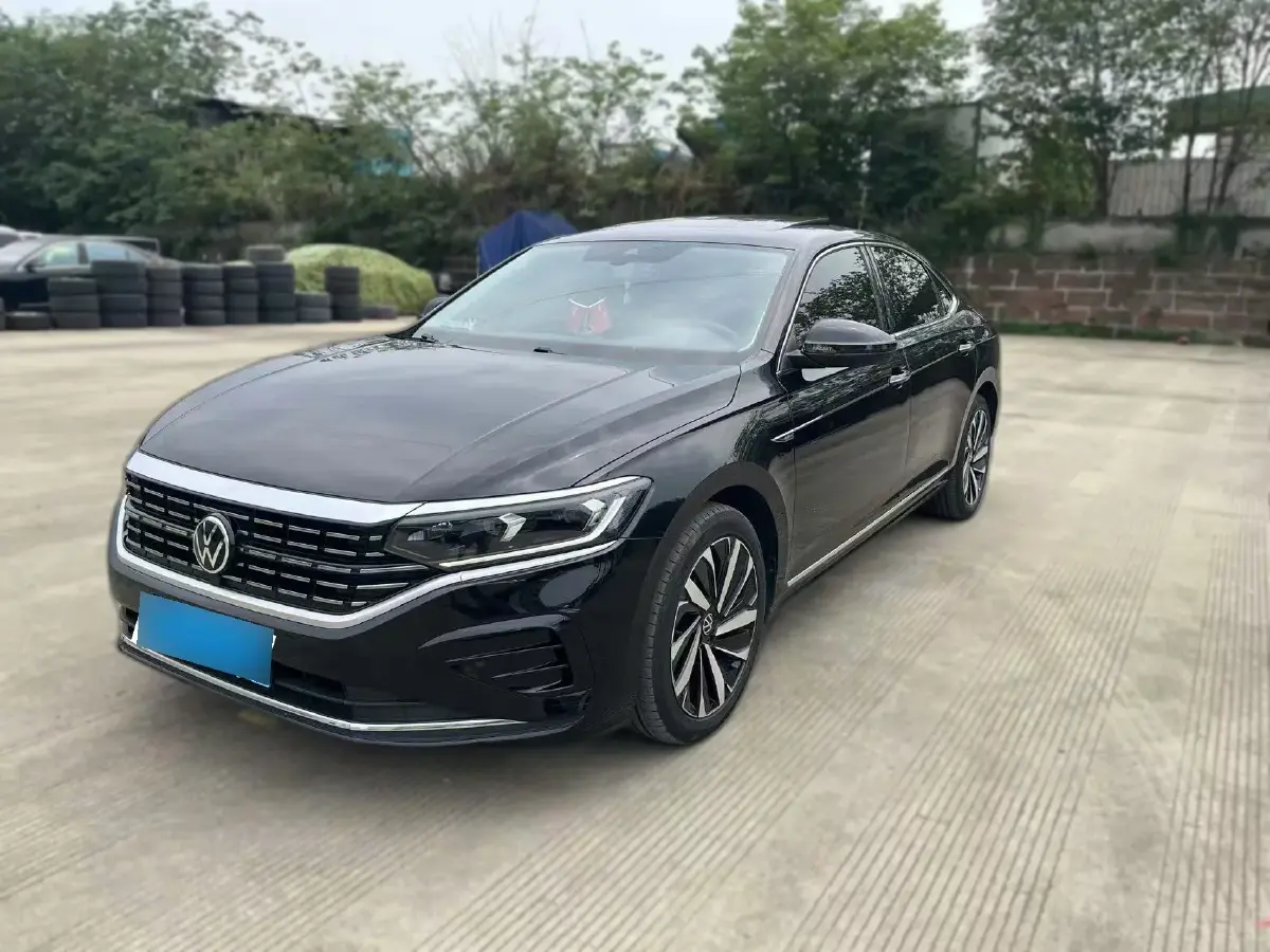 2022 Volkswagen Passat 2.0T 186HP L4 7DCT