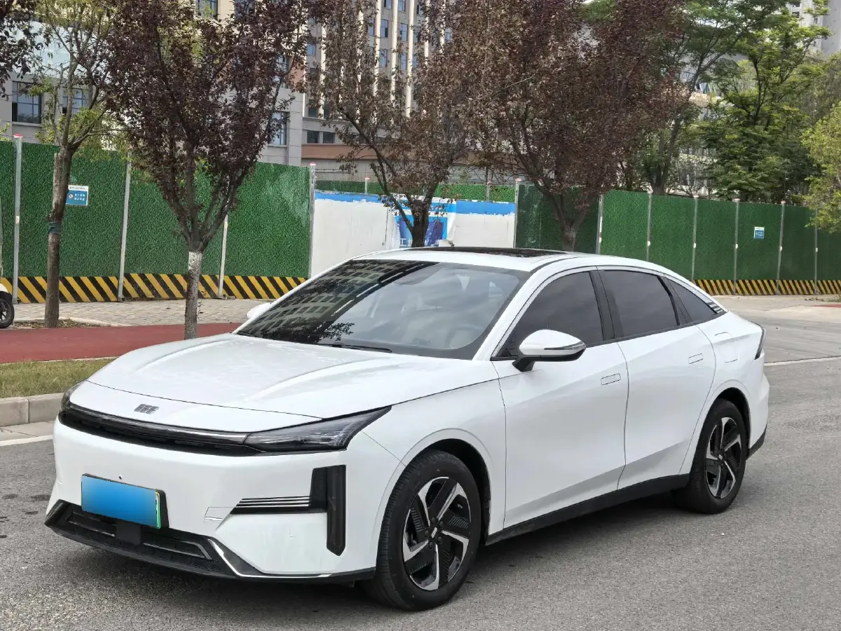 2023 Geely Galaxy L6 1.5T 163HP L4 3DHT PHEV