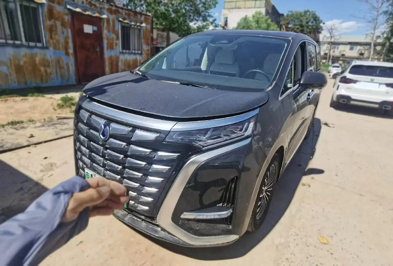 2024 Denza D9 1.5T 139HP L4 E-CVT PHEV 40KWH