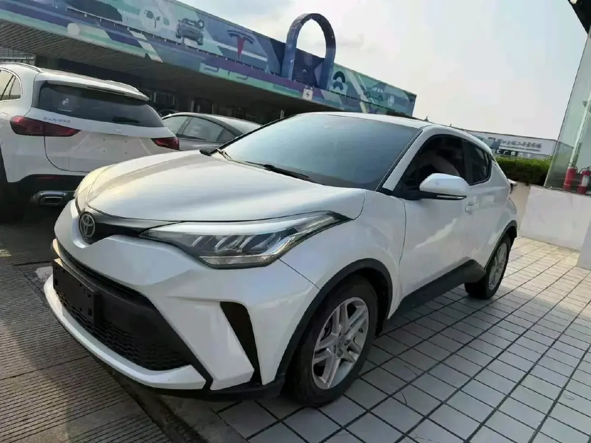 2022 Toyota C-HR 2.0L 171HP L4 CVT