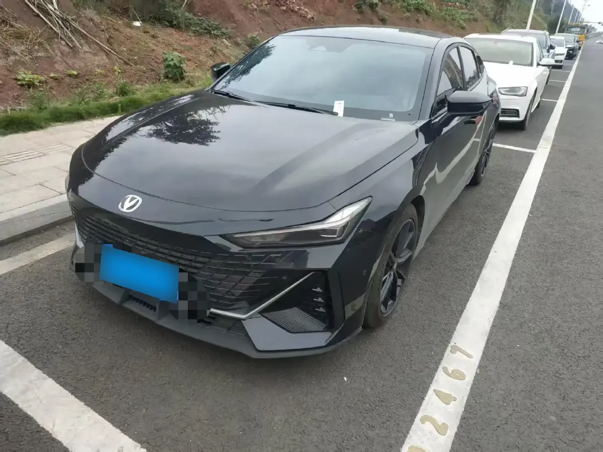 2022 ChangAn UNI-V 1.5T 188HP L4 7DCT