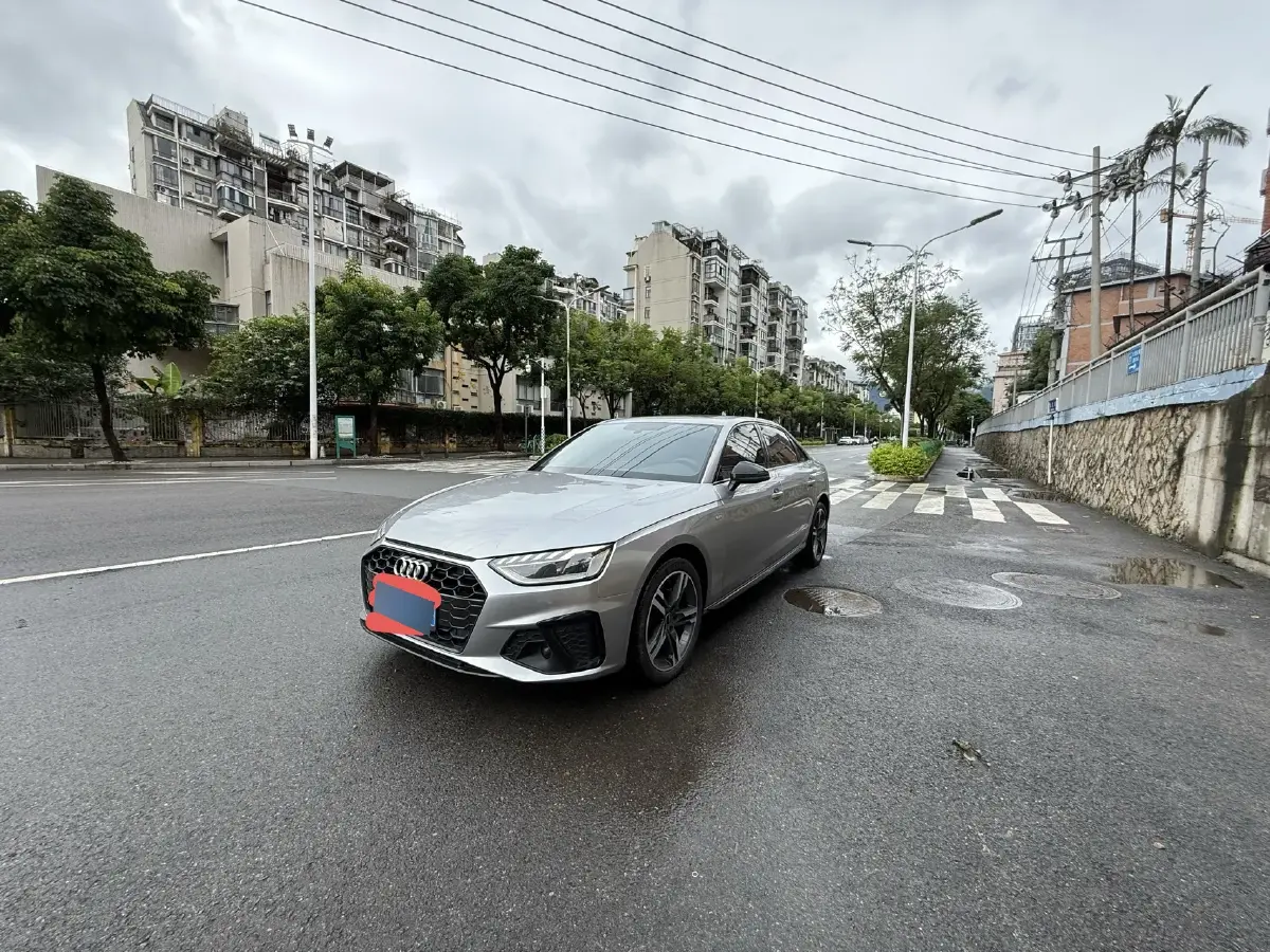 2022 Audi A4L 2.0T 190HP L4 7DCT