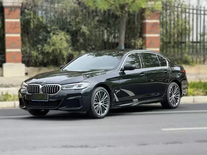 2022 BMW 5 Series 2.0T 252HP L4 8AT