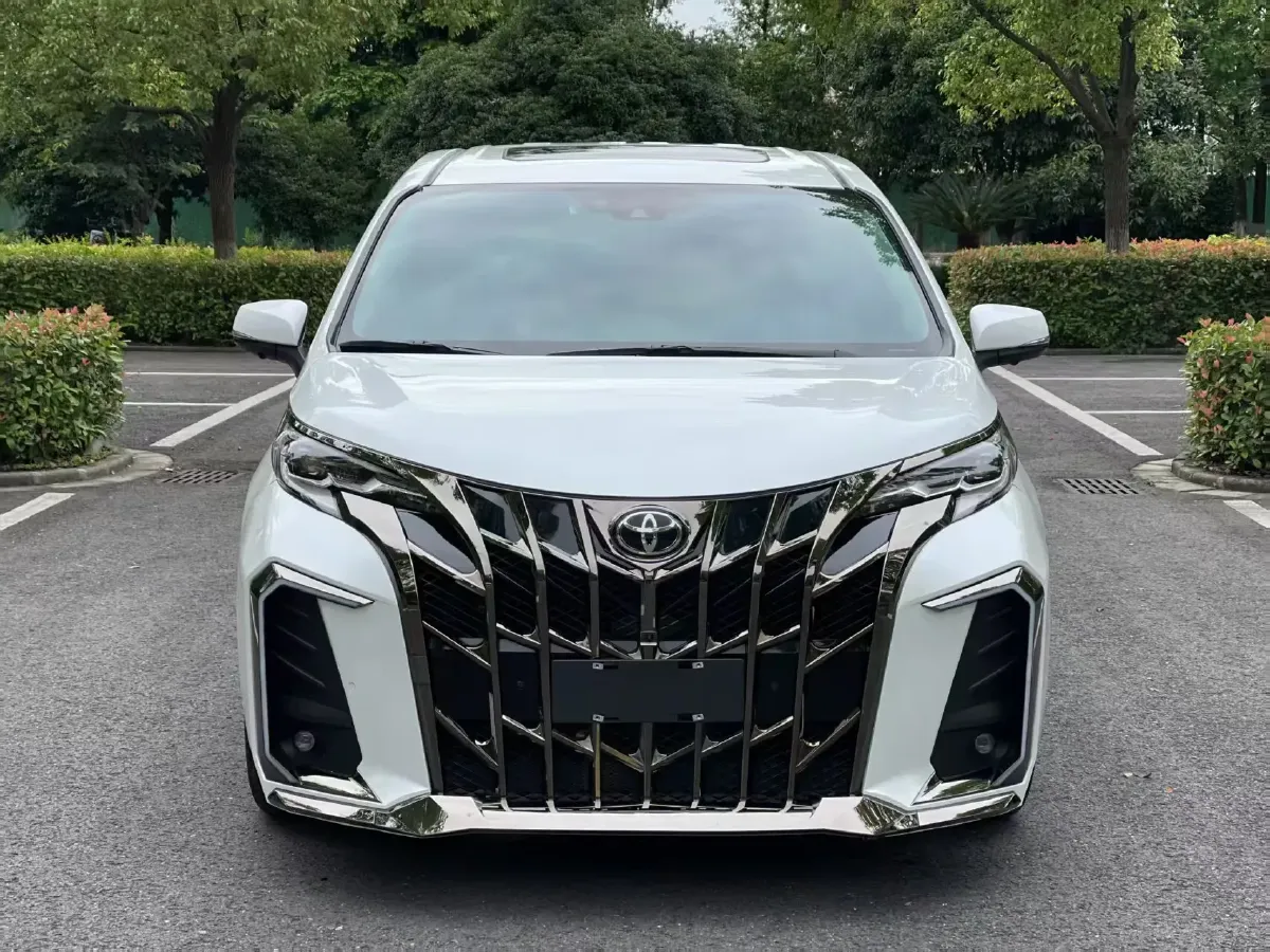 2024 Toyota Sienna 2.5L 189HP L4 E-CVT Hybrid,autocango,china used car exporter,china ev exporter,chinese used car exporter,chinese used ev exporter