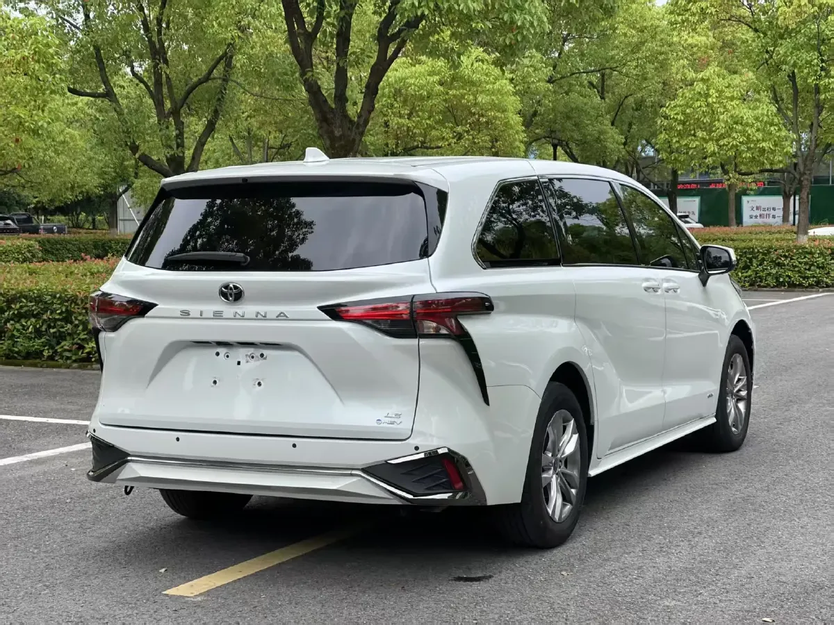 2024 Toyota Sienna 2.5L 189HP L4 E-CVT Hybrid,autocango,china used car exporter,china ev exporter,chinese used car exporter,chinese used ev exporter