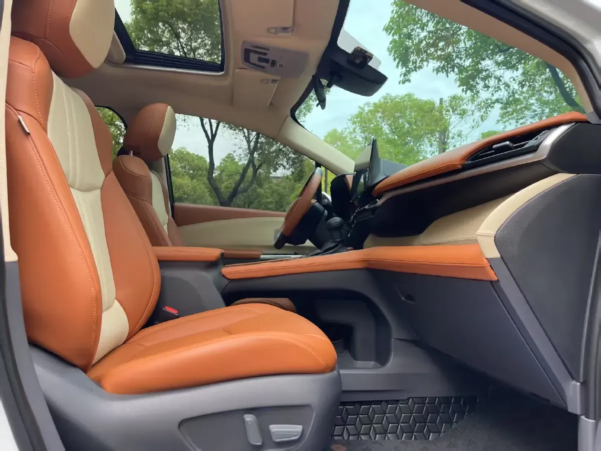 2024 Toyota Sienna 2.5L 189HP L4 E-CVT Hybrid,autocango,china used car exporter,china ev exporter,chinese used car exporter,chinese used ev exporter