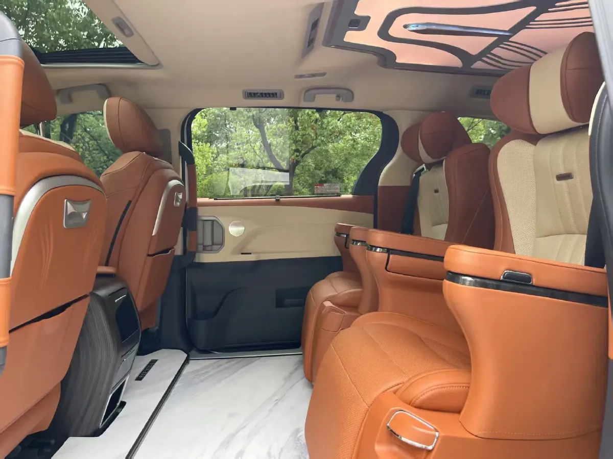 2024 Toyota Sienna 2.5L 189HP L4 E-CVT Hybrid,autocango,china used car exporter,china ev exporter,chinese used car exporter,chinese used ev exporter