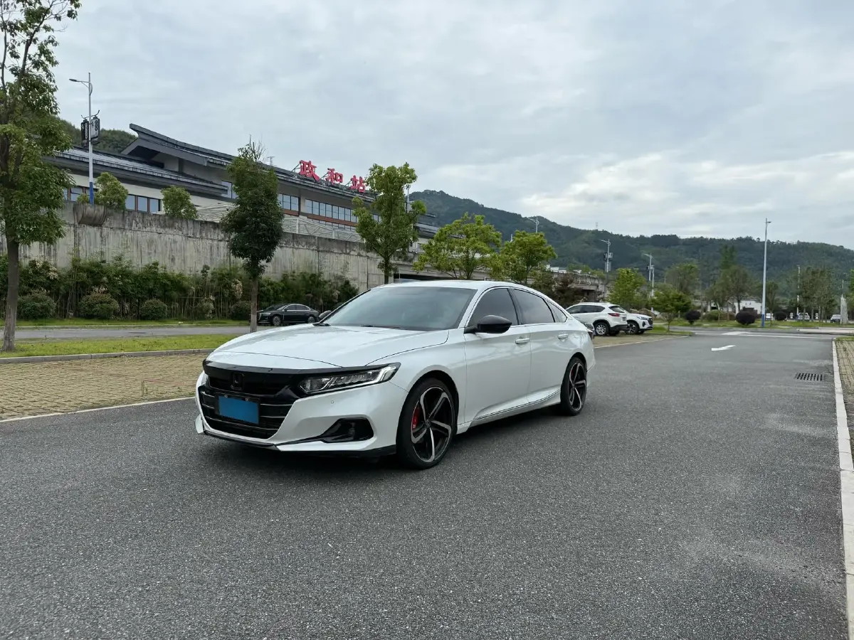 2022 Honda Accord 1.5T 194HP L4 CVT