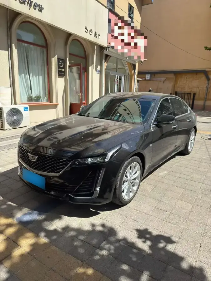 2022 Cadillac CT5 2.0T 237HP L4 10AT