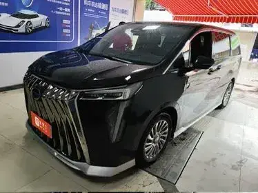 2023 GAC Trumpchi M8 2.0T 190HP L4 E-CVT Hybrid