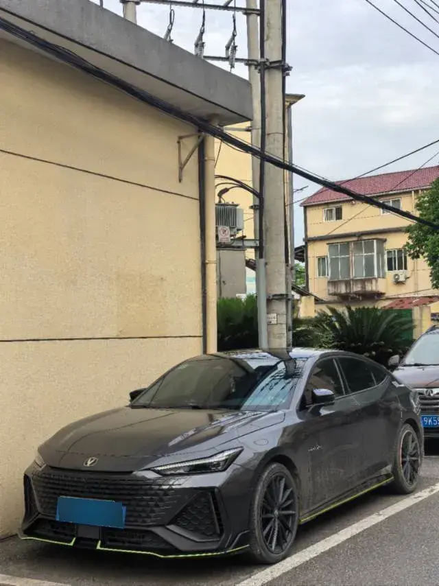 2022 ChangAn UNI-V 2.0T 233HP L4 8AT