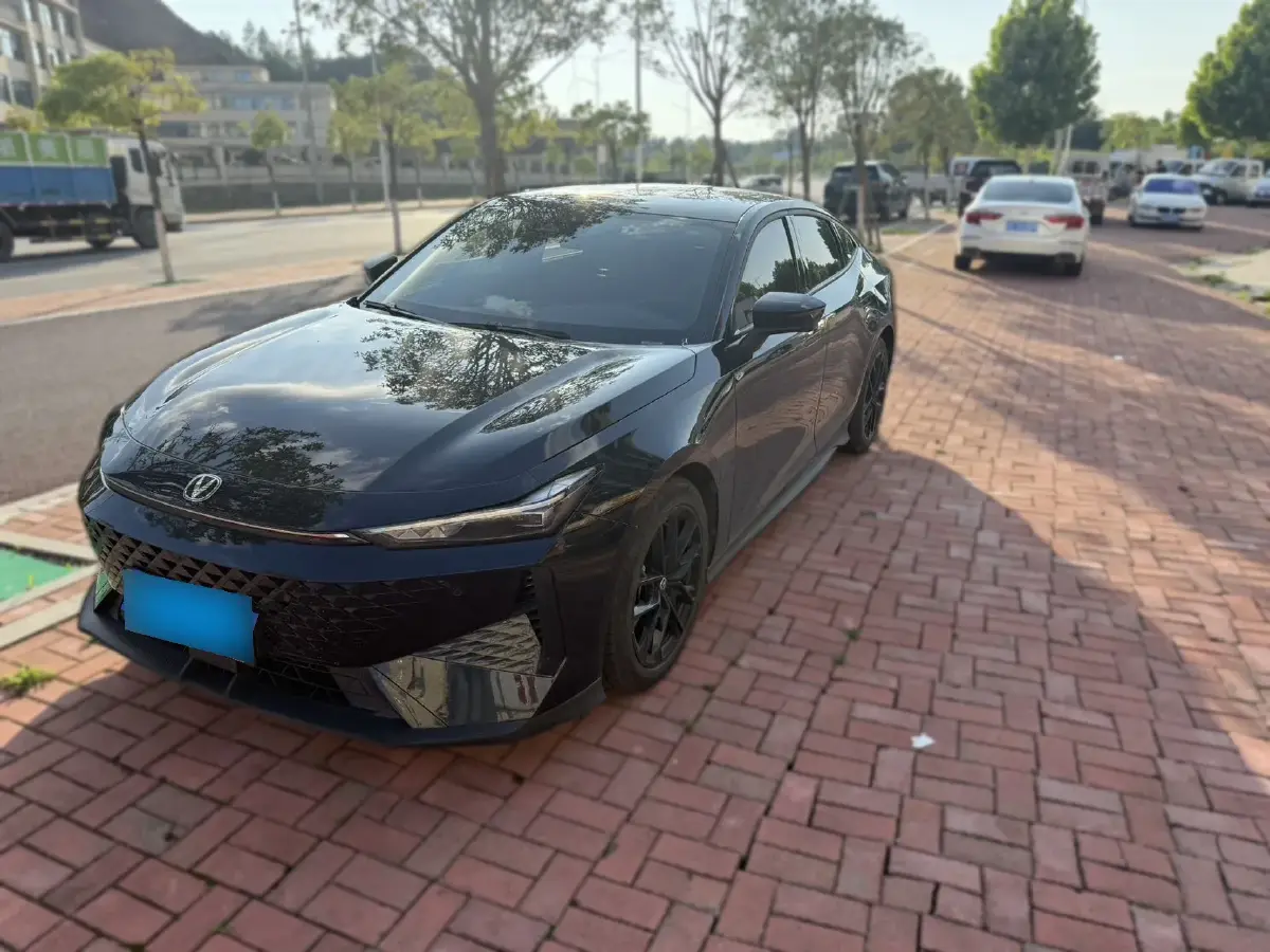 2024 ChangAn UNI-V 1.5T 188HP L4 7DCT