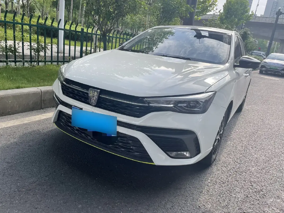 2021 Roewe i5 1.5L 120HP L4 CVT