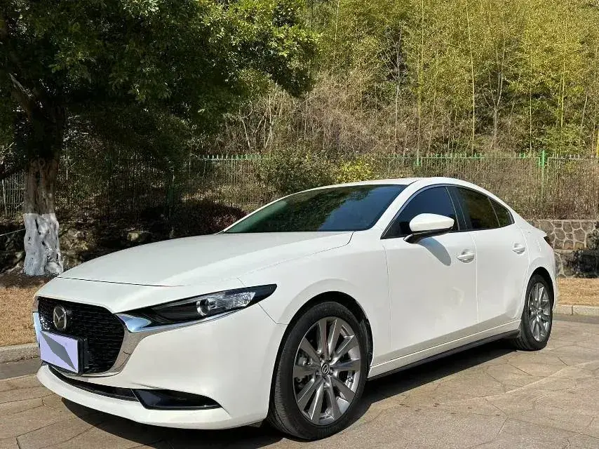 2022 Mazda 3 Axela 2.0L 158HP L4 6AT