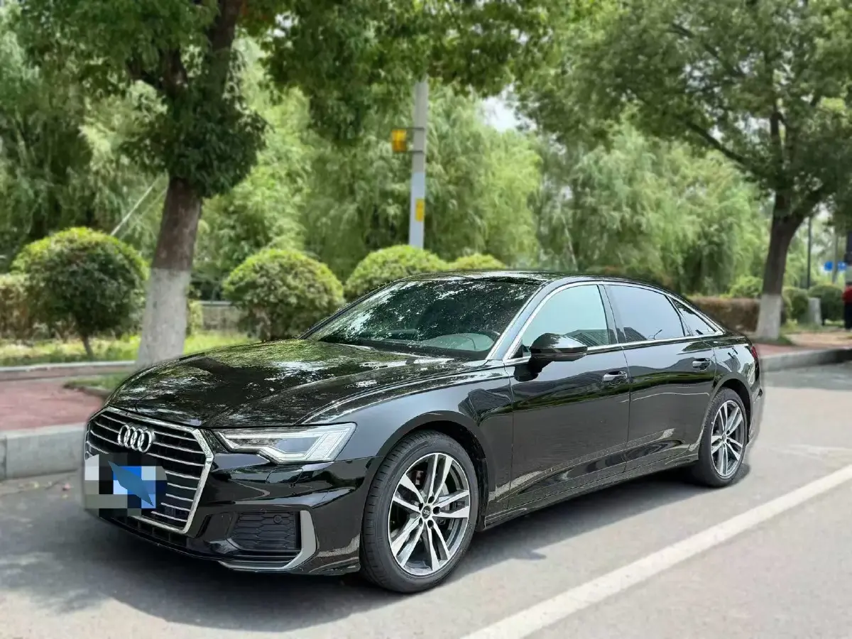 2022 Audi A6L 2.0T 190HP L4 7DCT