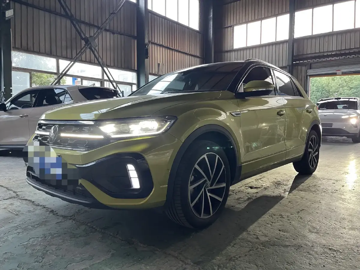 2023 Volkswagen T-Roc 1.5T 160HP L4 7DCT
