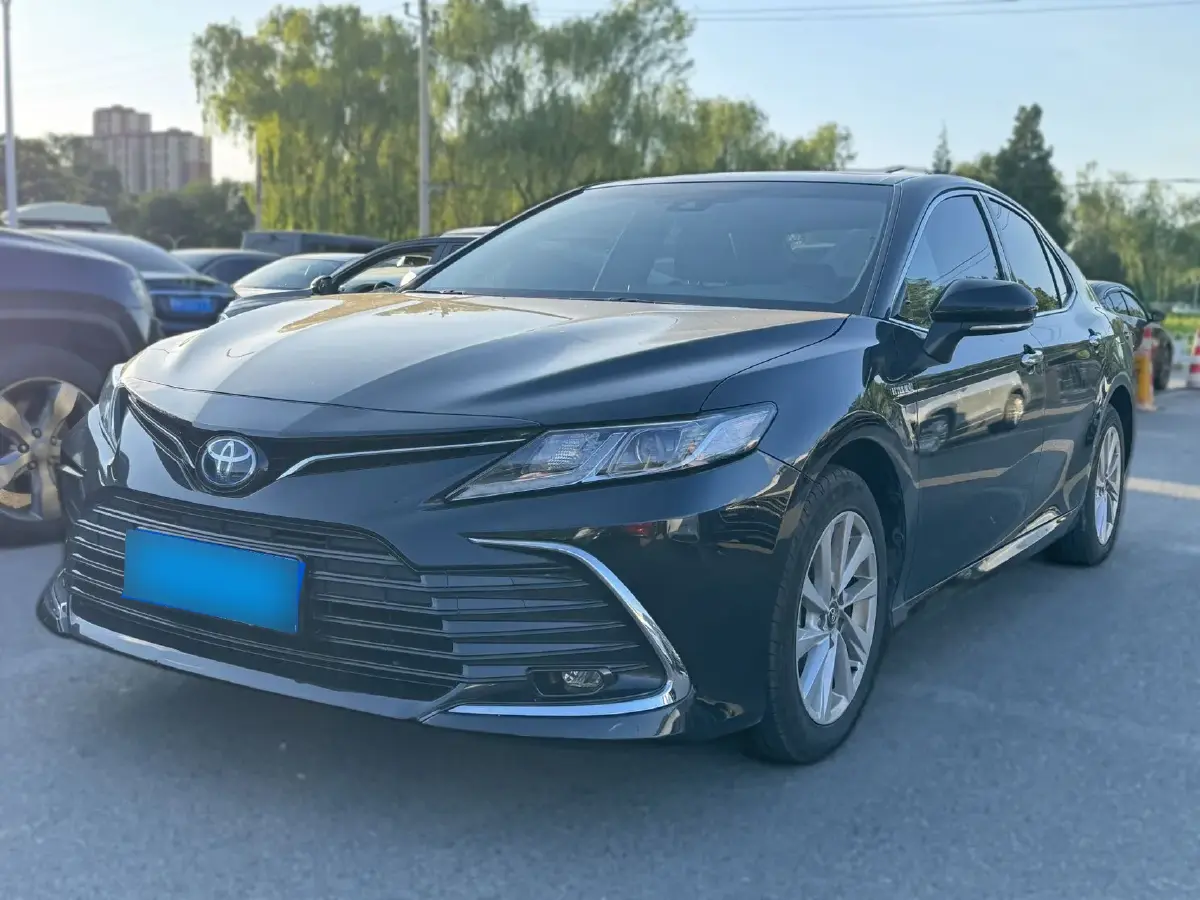2023 Toyota Camry 2.5L 178HP L4 E-CVT Hybrid
