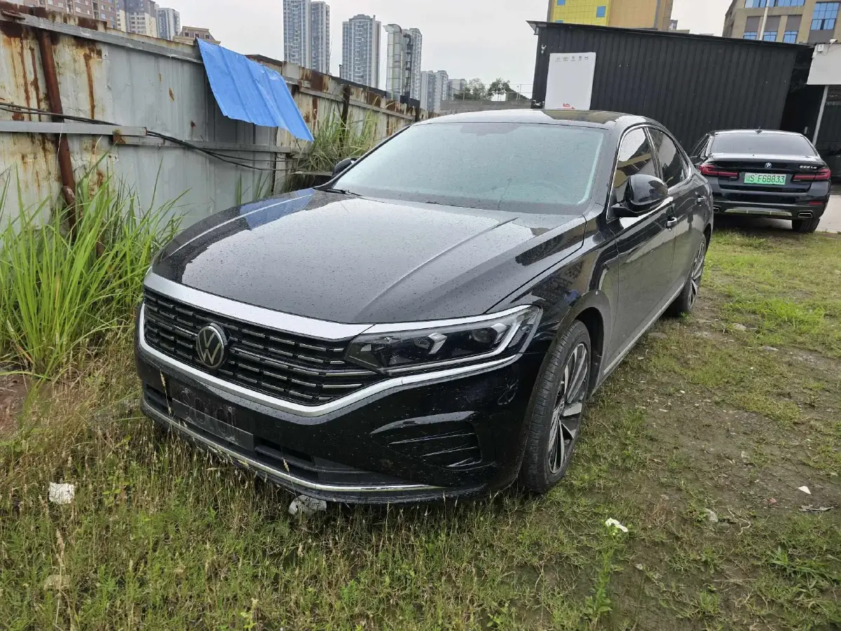 2023 Volkswagen Passat 2.0T 186HP L4 7DCT