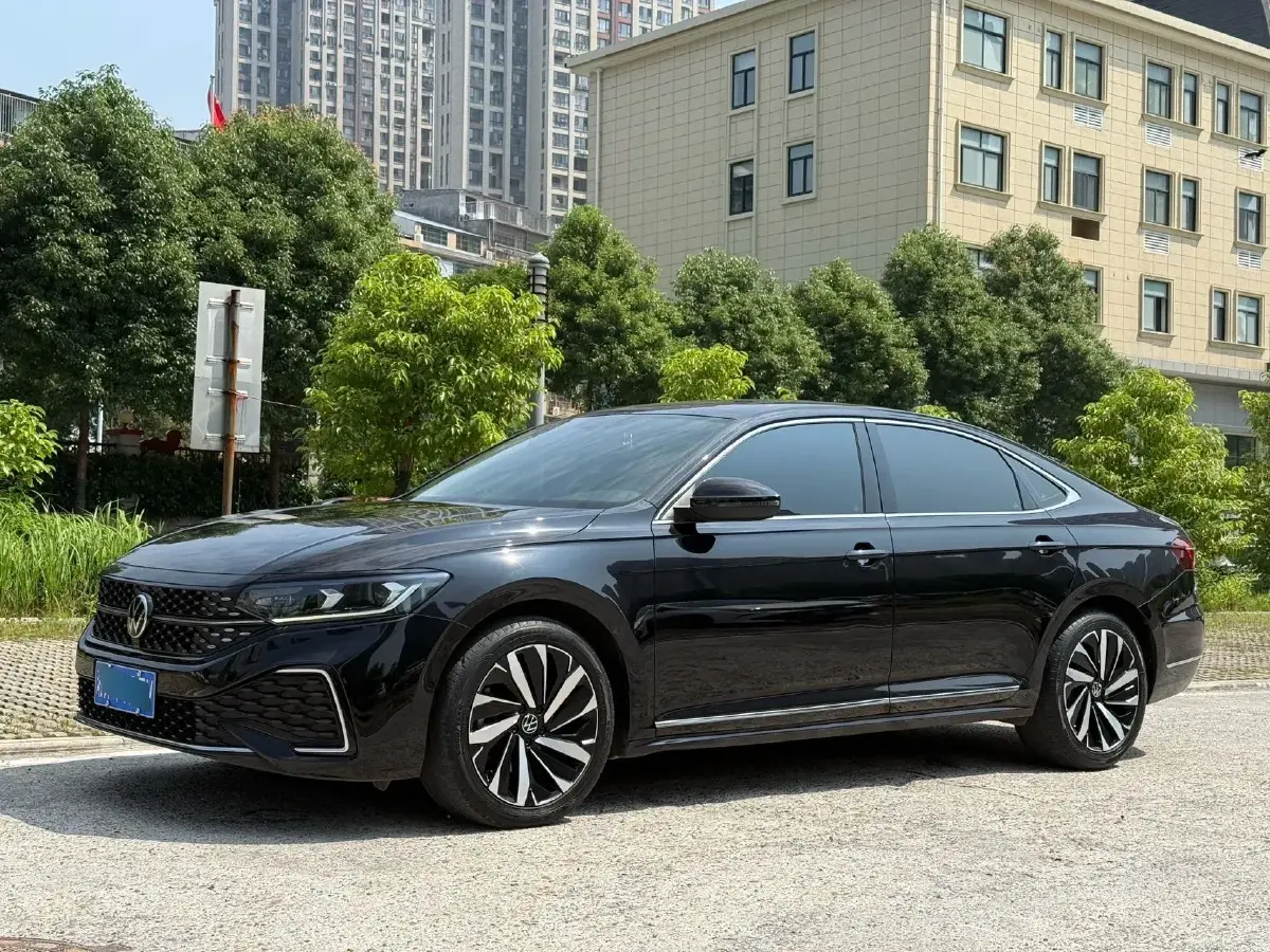 2022 Volkswagen Passat 2.0T 186HP L4 7DCT