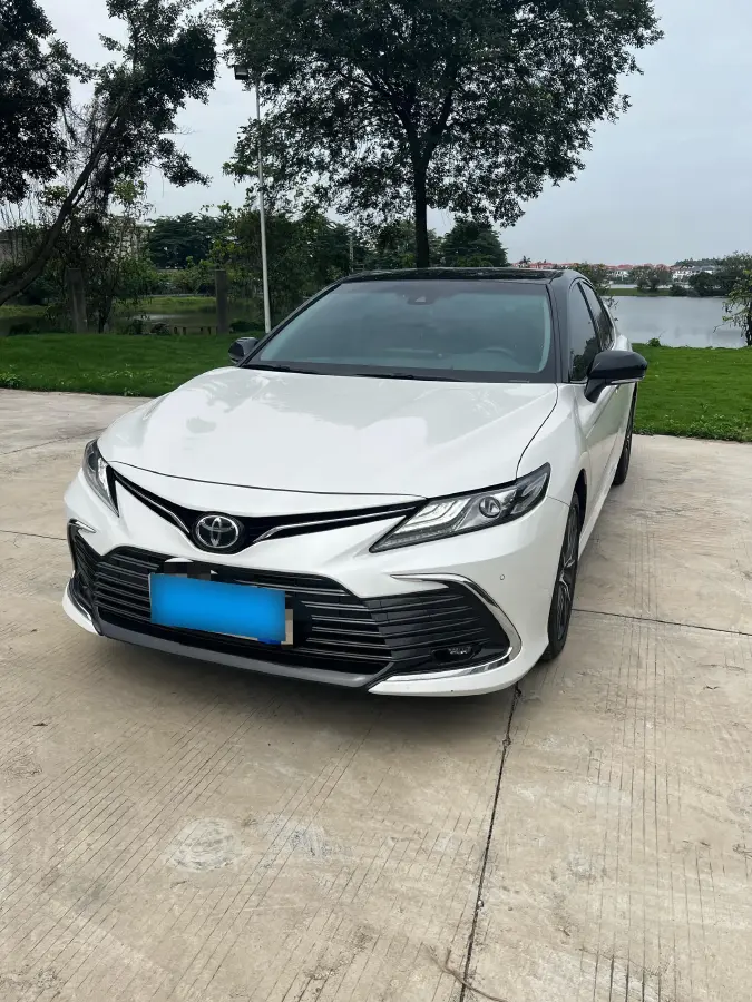 2021 Toyota Camry 2.5L 209HP L4 8AT