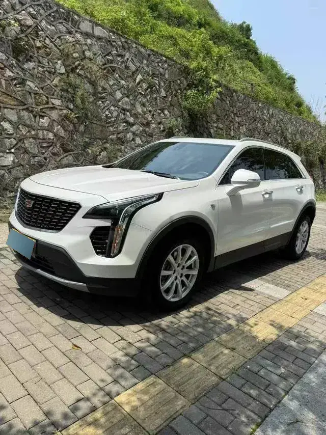 2022 Cadillac XT4 2.0T 237HP L4 9AT