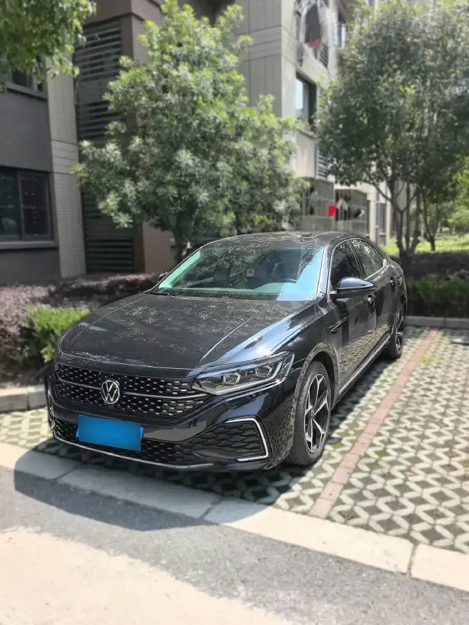 2022 Volkswagen Passat 2.0T 186HP L4 7DCT