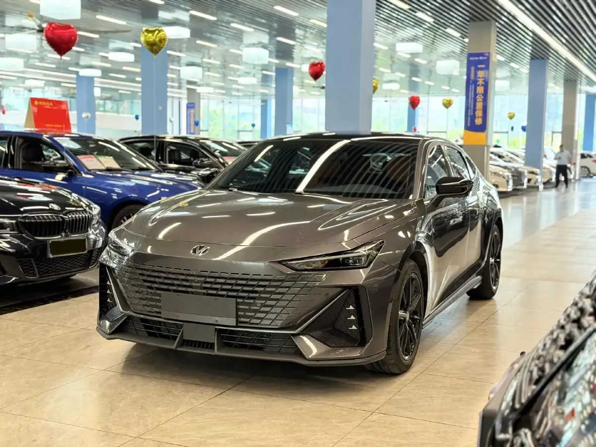 2022 ChangAn UNI-V 1.5T 188HP L4 7DCT