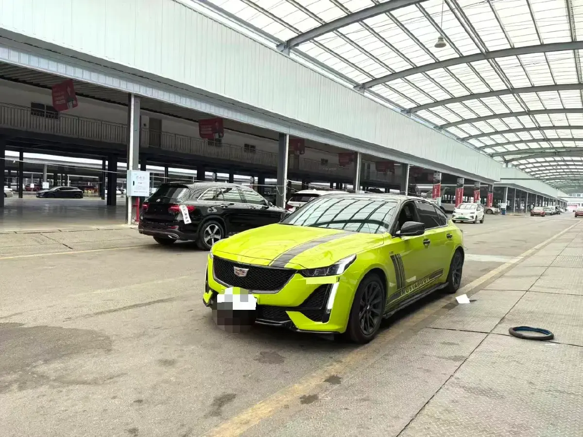 2023 Cadillac CT5 2.0T 237HP L4 10AT