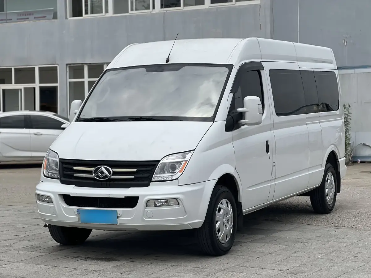 2023 MAXUS XinTu V80 2.0T 139HP L4 6AMT