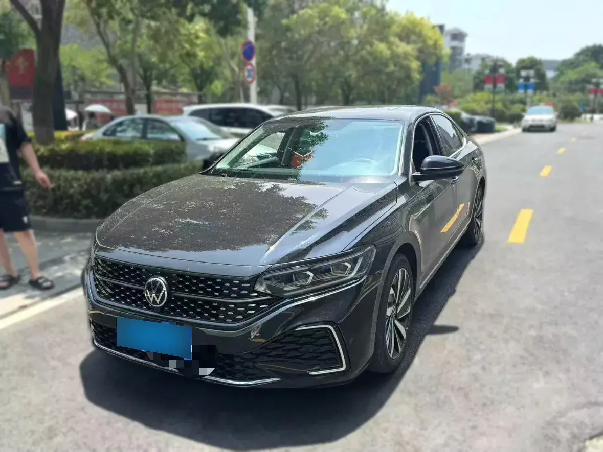 2022 Volkswagen Passat 2.0T 186HP L4 7DCT