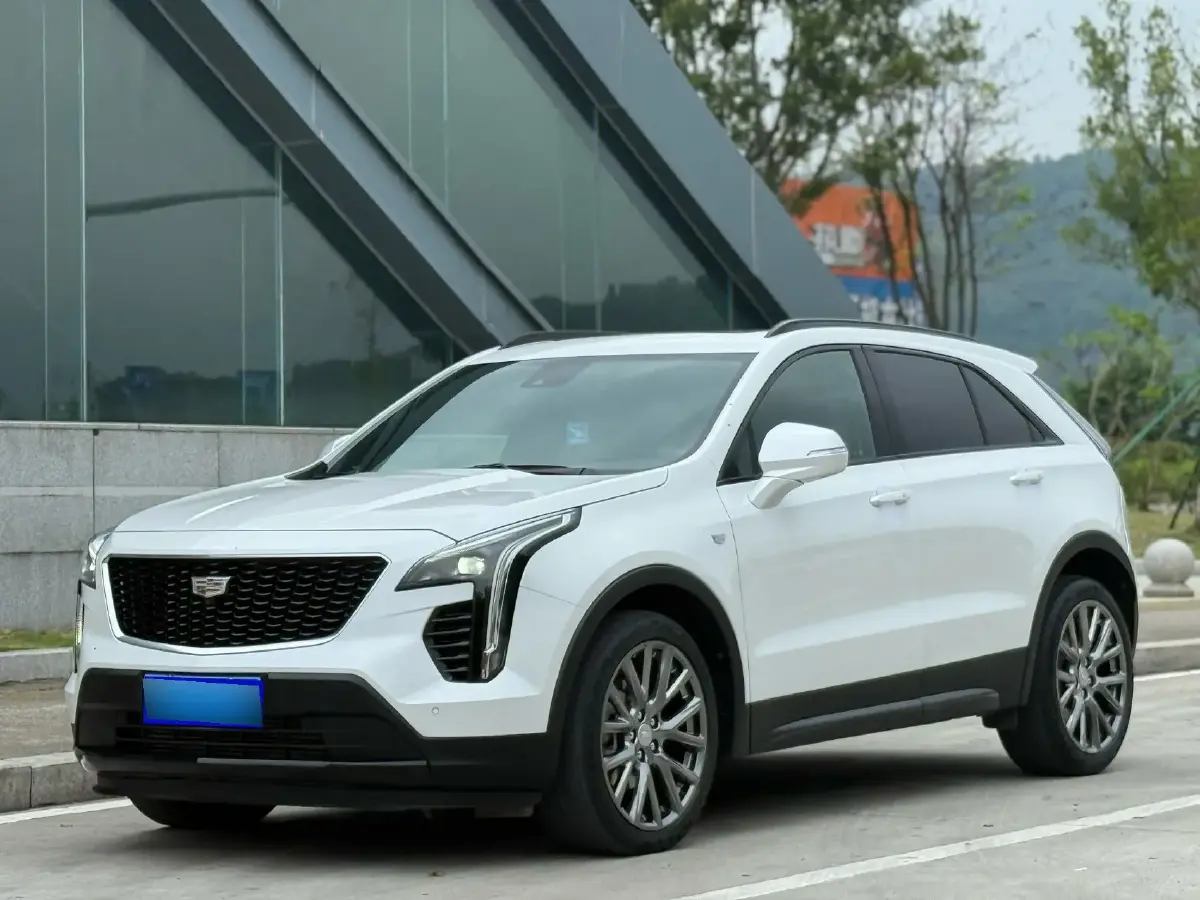 2022 Cadillac XT4 2.0T 237HP L4 9AT