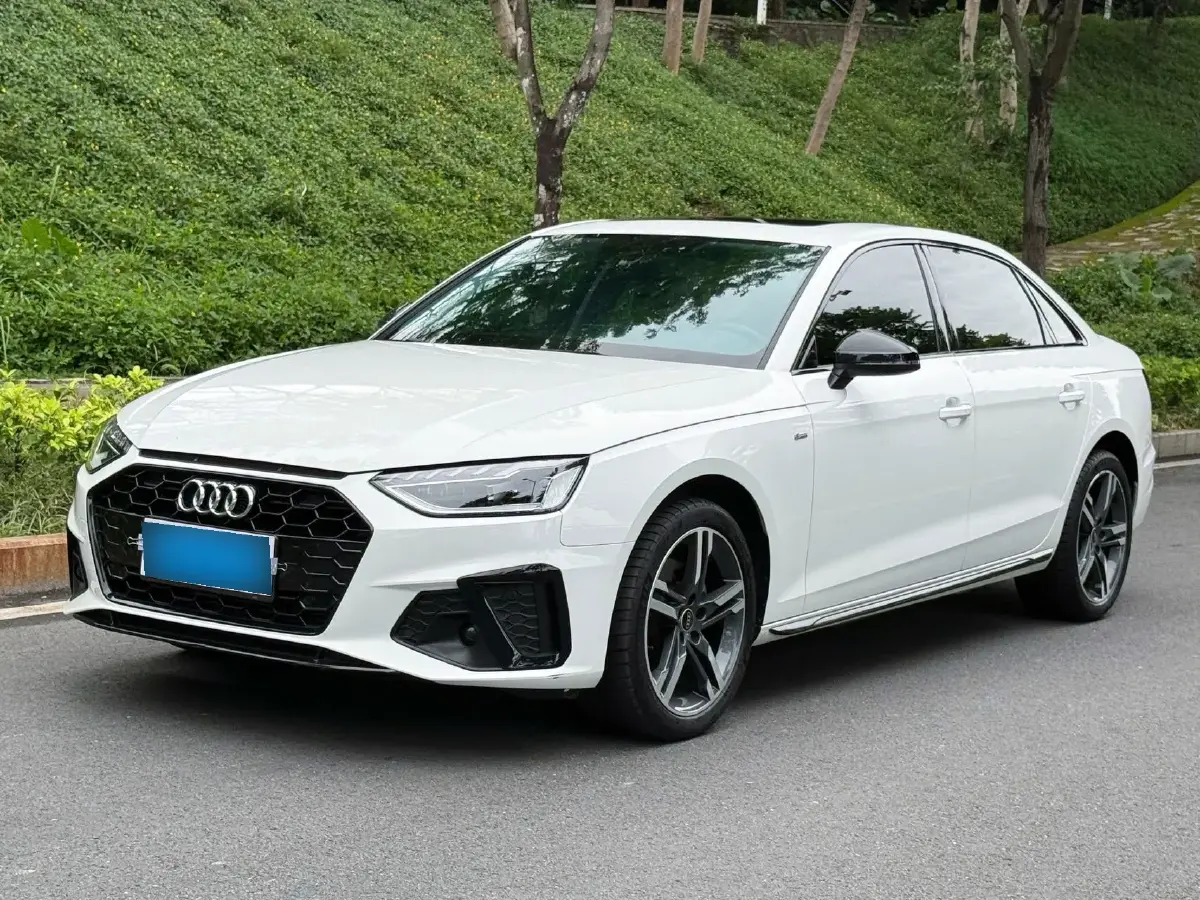 2022 Audi A4L 2.0T 190HP L4 7DCT