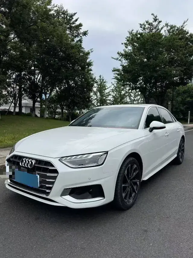 2022 Audi A4L 2.0T 190HP L4 7DCT