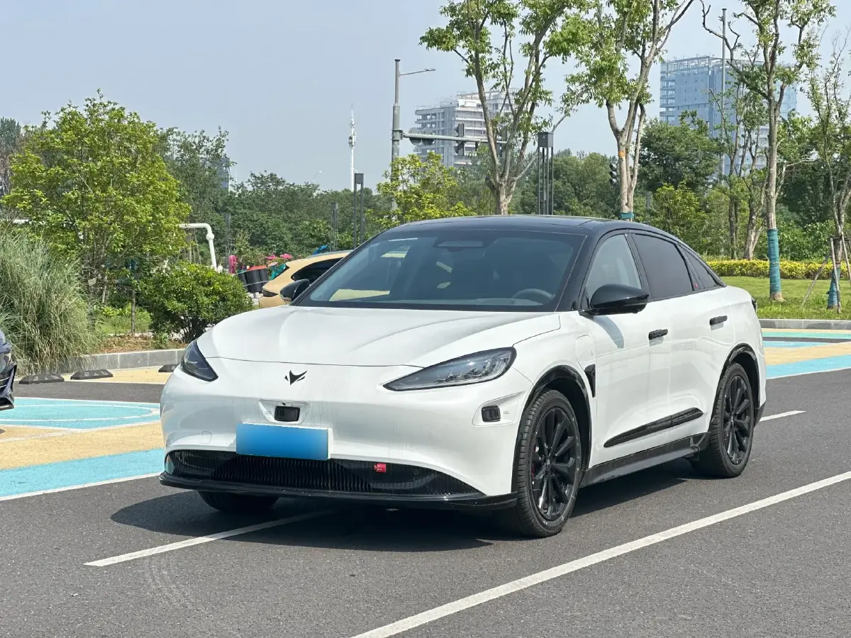 2023 ARCFOX αS BEV 74.5KWH