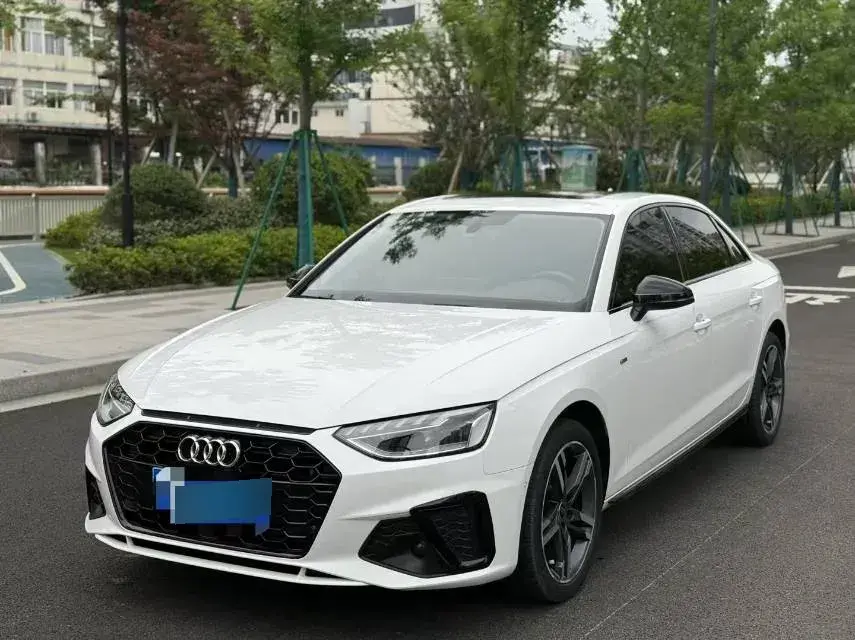 2022 Audi A4L 2.0T 190HP L4 7DCT