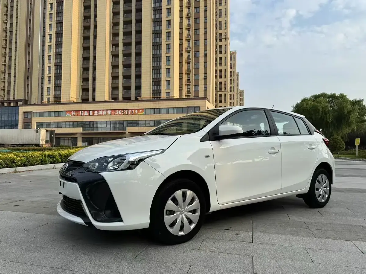 2021 Toyota Yaris L 1.5L 112HP L4 CVT