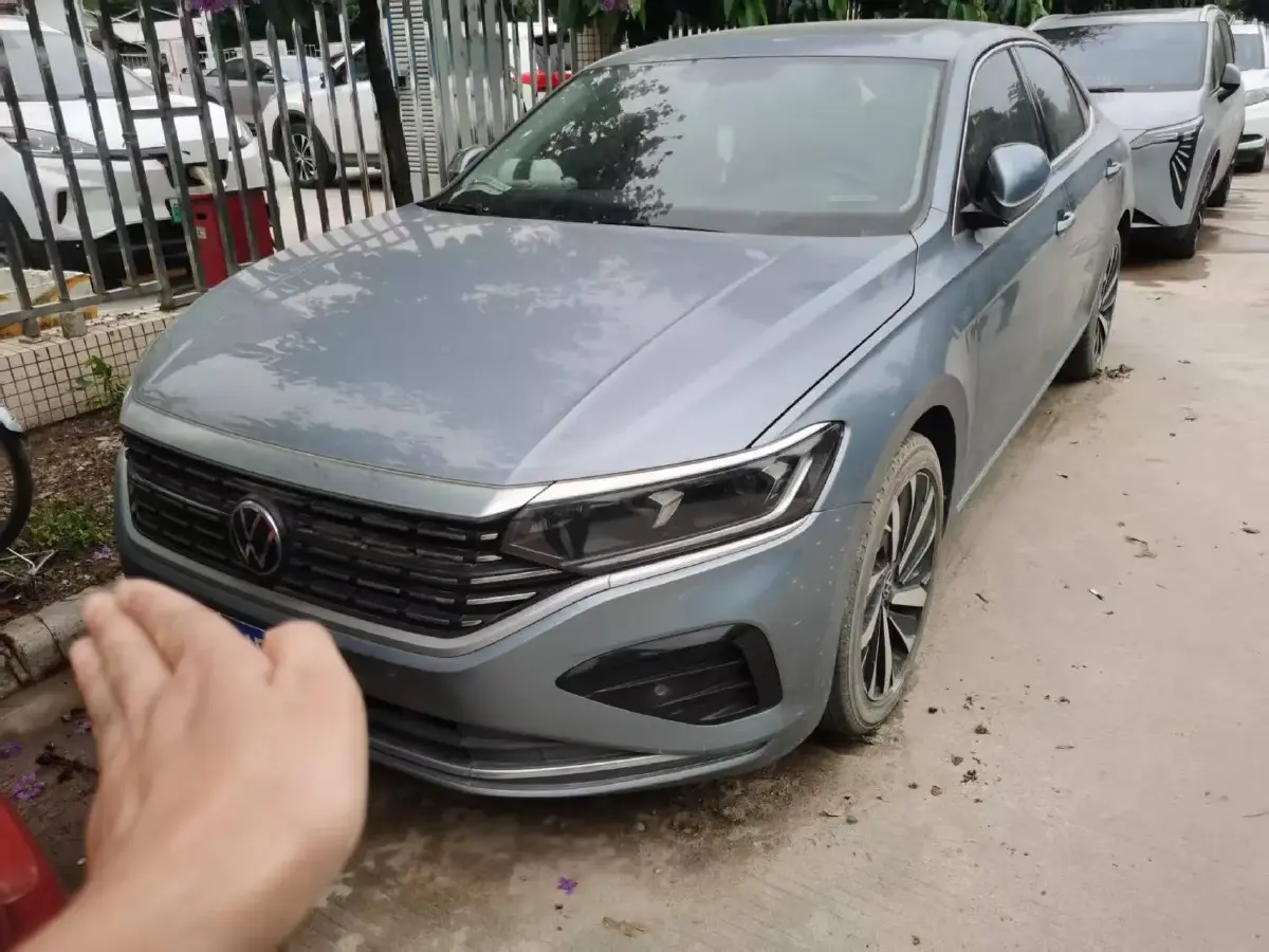 2022 Volkswagen Passat 2.0T 186HP L4 7DCT