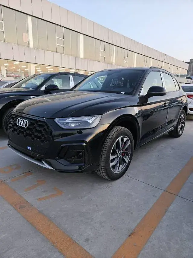 2025 Audi Q5L 2.0T 245HP L4 7DCT