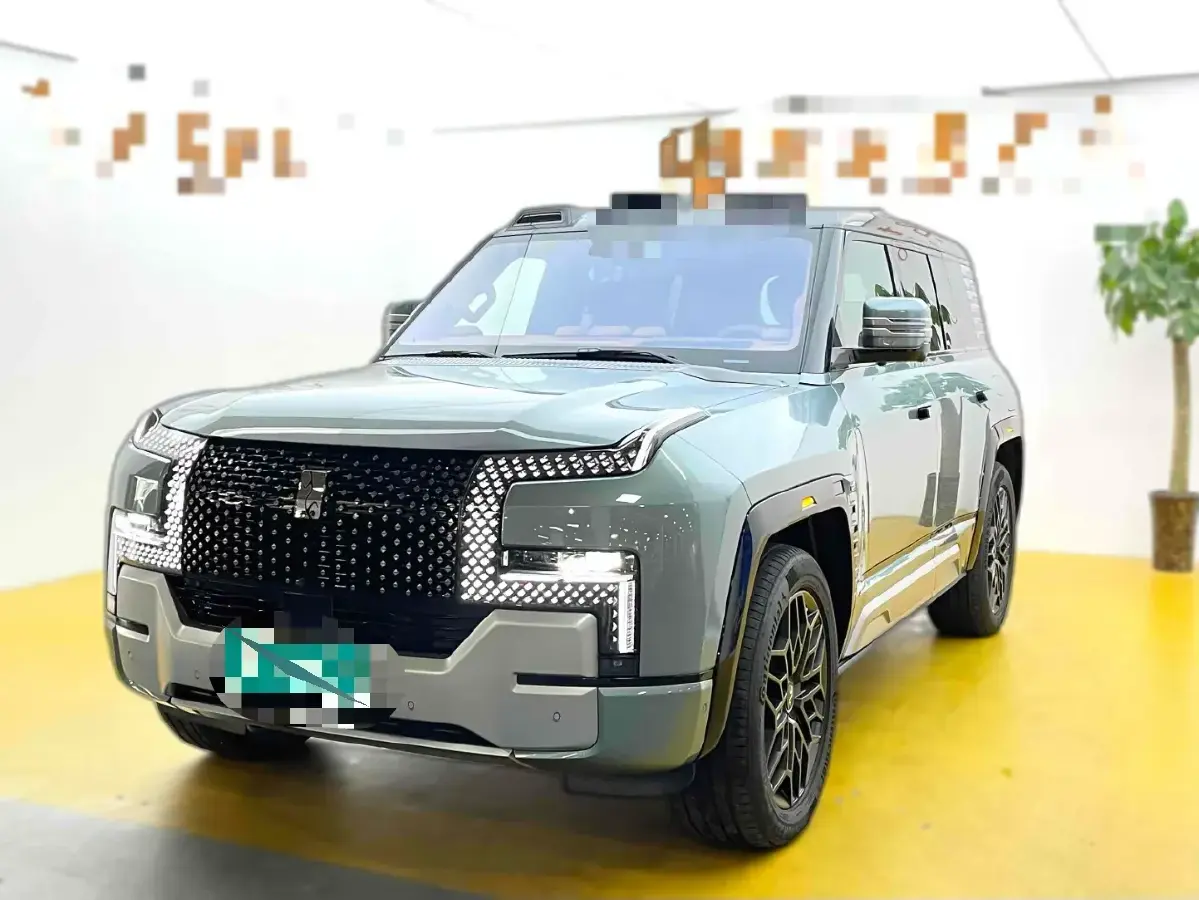 2023 YangWang U8 2.0T 272HP L4 REEV 49.05KWH