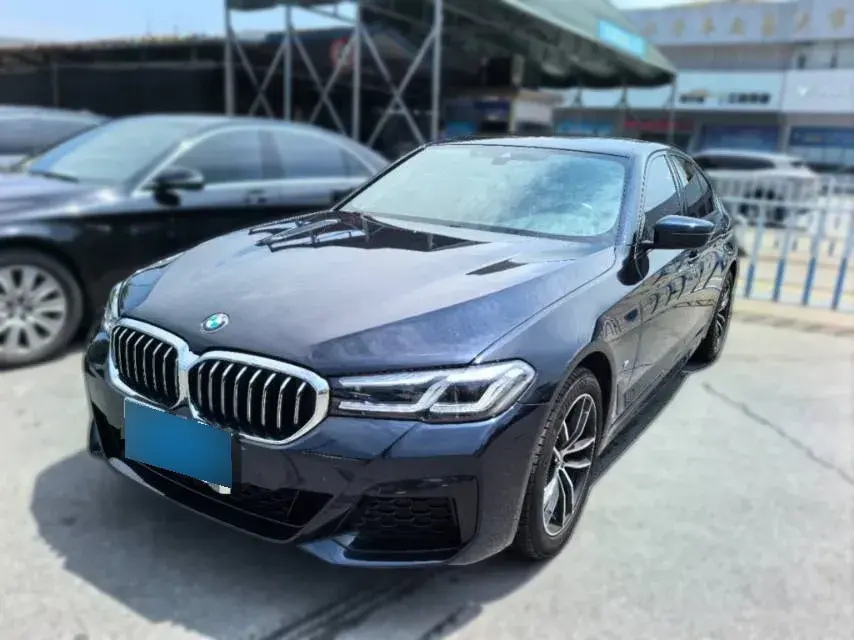2022 BMW 5 Series 2.0T 184HP L4 8AT