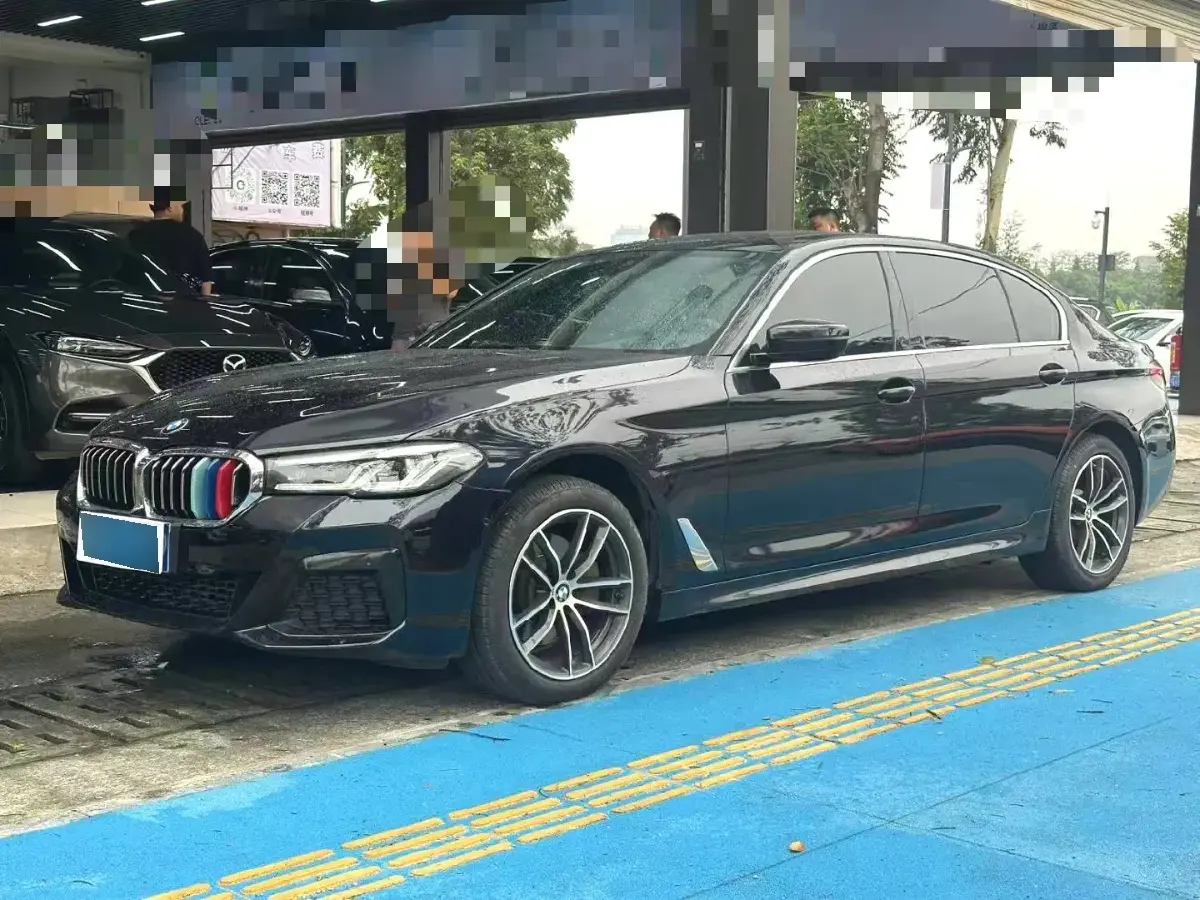 2022 BMW 5 Series 2.0T 184HP L4 8AT