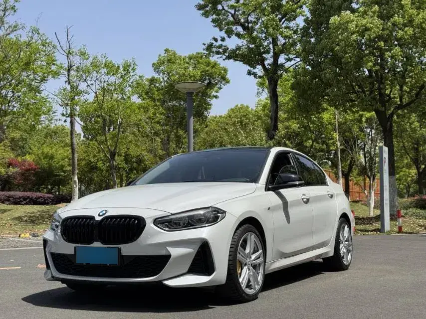 2022 BMW 1 Series 2.0T 192HP L4 7DCT